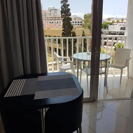 Апартаменти Apartamento Las Americas Torres De Yomely
